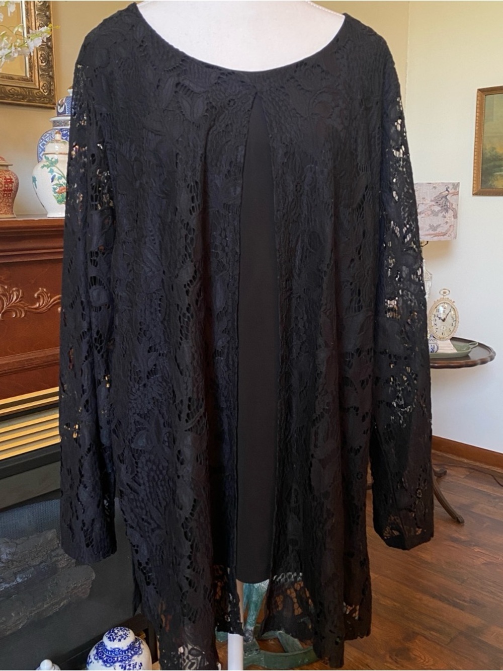 CJ Banks • Black Lace Overlay Tunic Top • 2X 20/22W • NWT - Picture 2 of 8